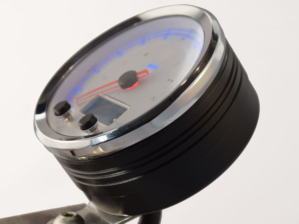 CA85 White Face Acewell 85mm diameteranalogue gauge with white face and digital panel